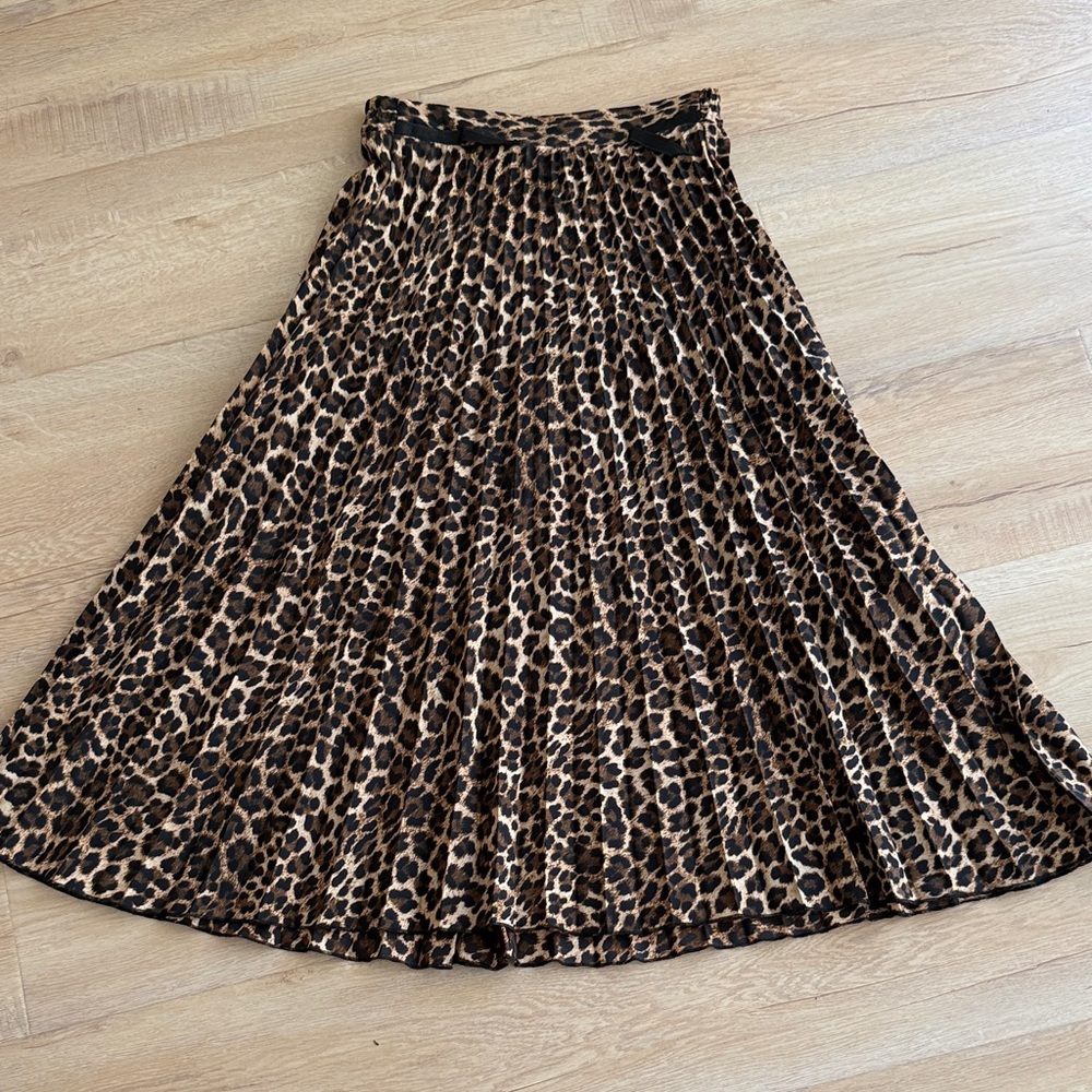 Zara Pleased Animal Print A-Line Skirt XS Midi. Petit